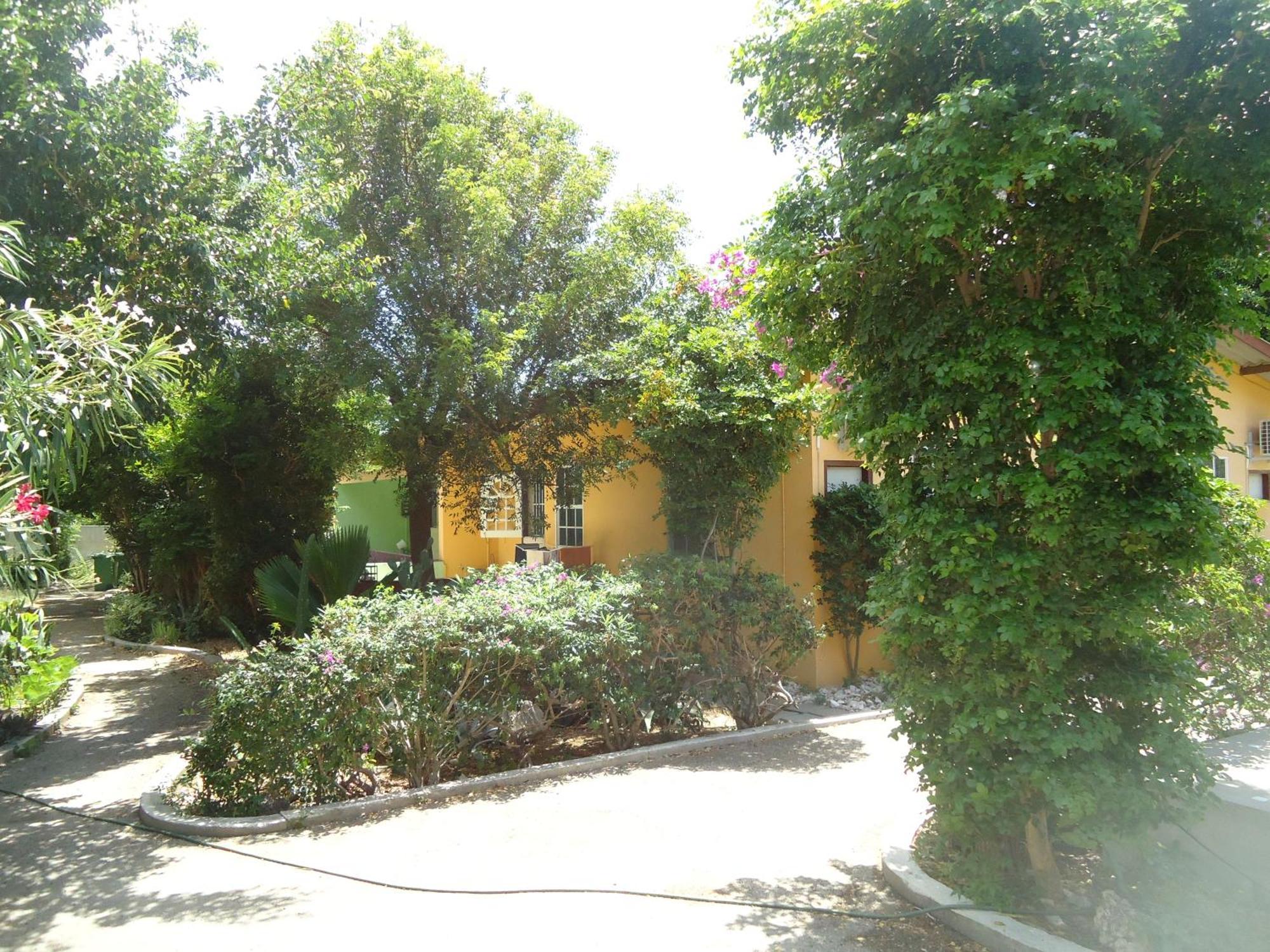 Happy Turtle Apartments Willemstad Exterior photo