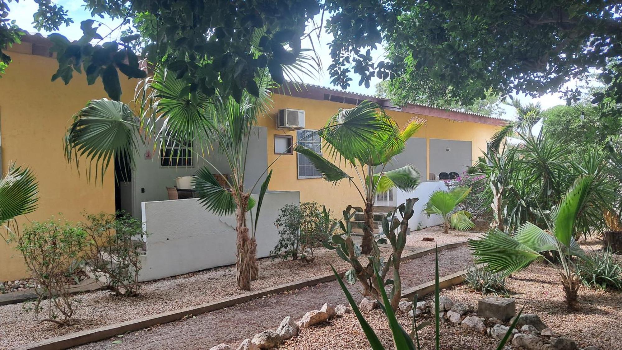 Happy Turtle Apartments Willemstad Exterior photo