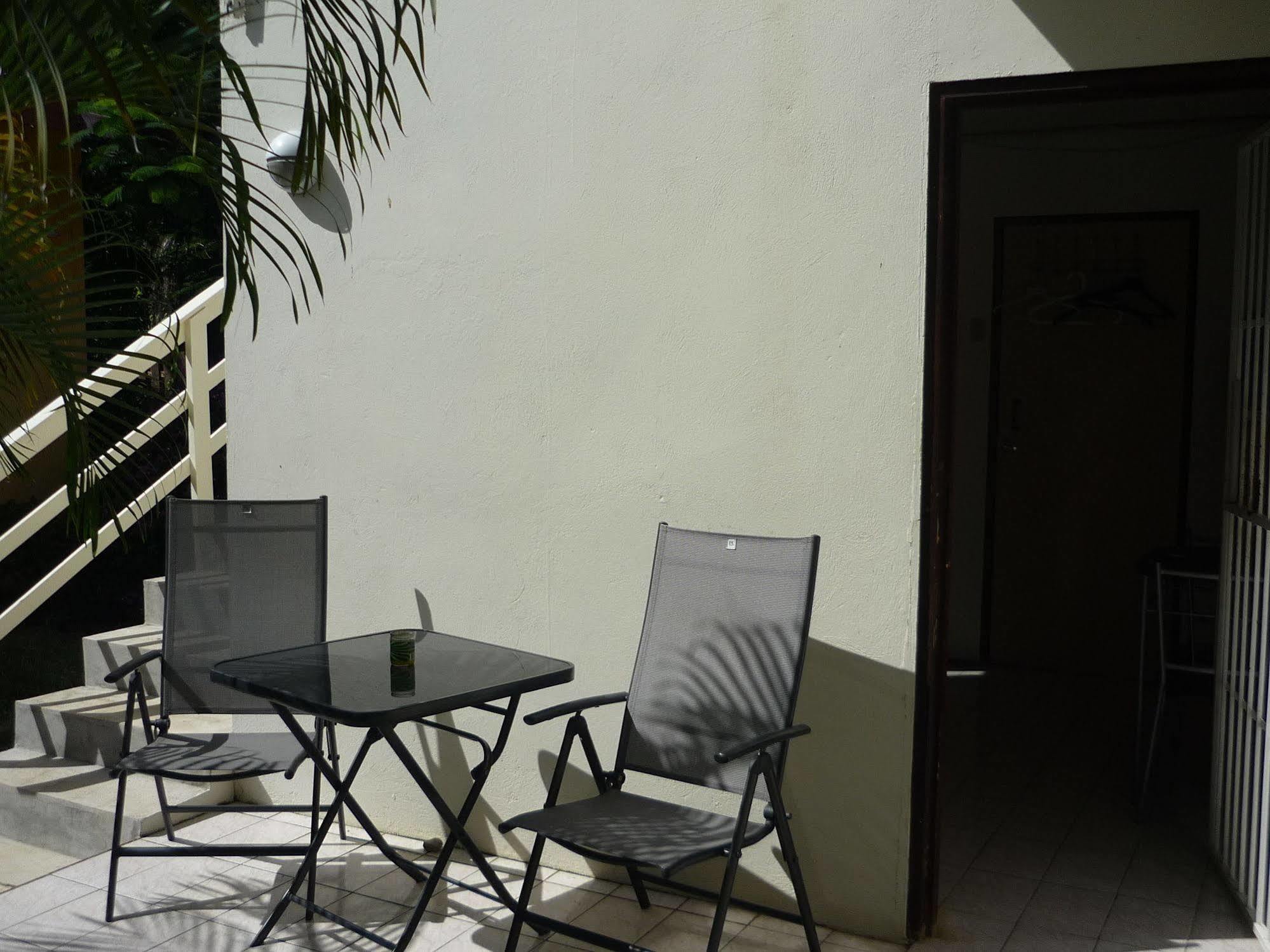 Happy Turtle Apartments Willemstad Exterior photo